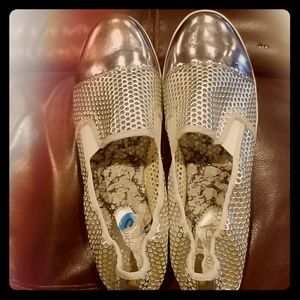 Slip on elastic ankle shoes